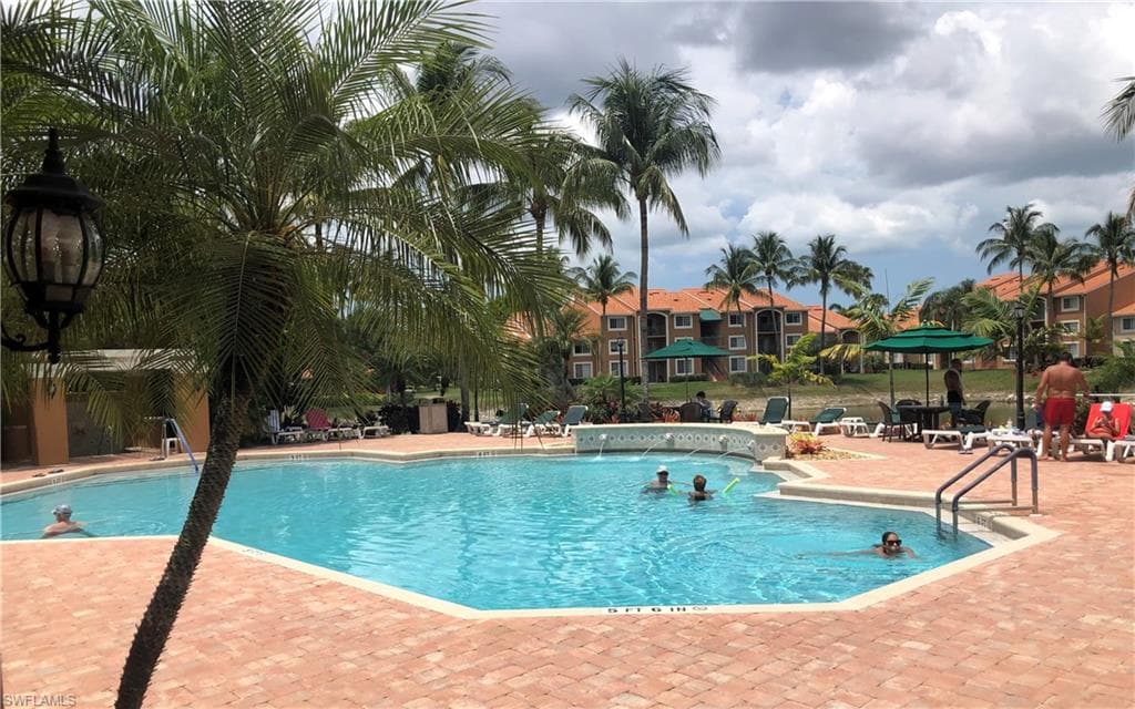 1275 Wildwood Lakes BLVD 2-102 NAPLES, FL 34104