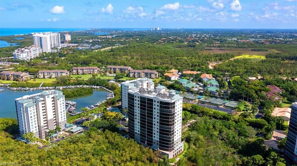 425 Cove Tower DR 602 NAPLES, FL 34110