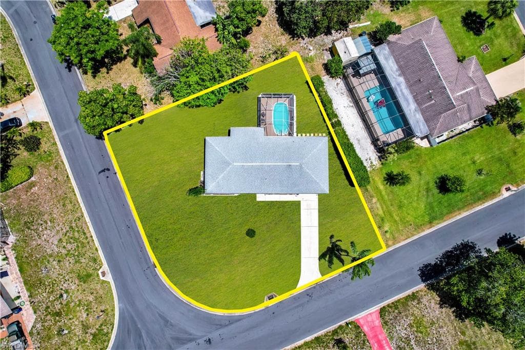 102 Stafford PL LEHIGH ACRES, FL 33936
