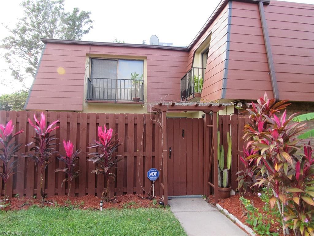 1520 Park Meadows DR 1 FORT MYERS, FL 33907