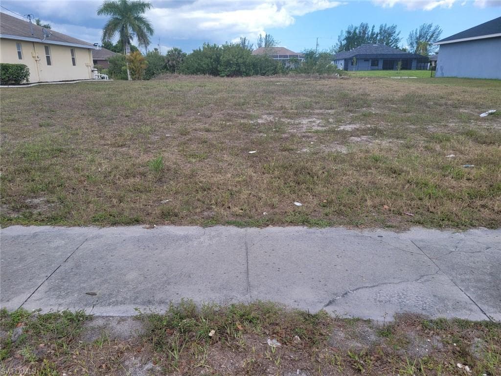 446 Nicholas PKY E CAPE CORAL, FL 33990