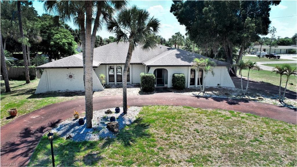 110 Greenwood AVE LEHIGH ACRES, FL 33936
