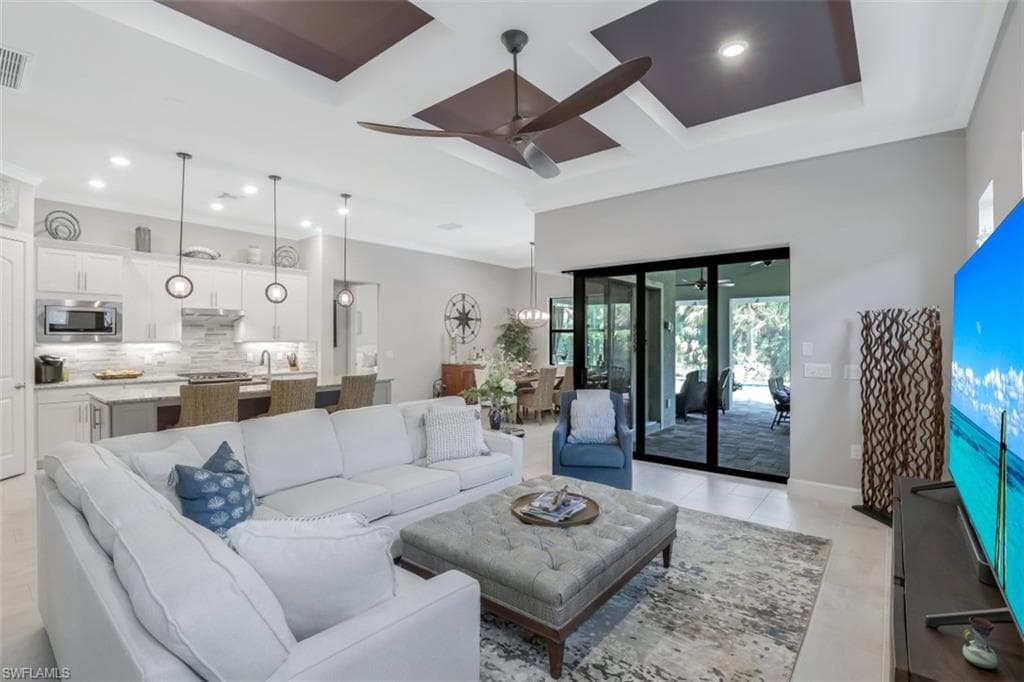 9383 Greyhawk TRL NAPLES, FL 34120