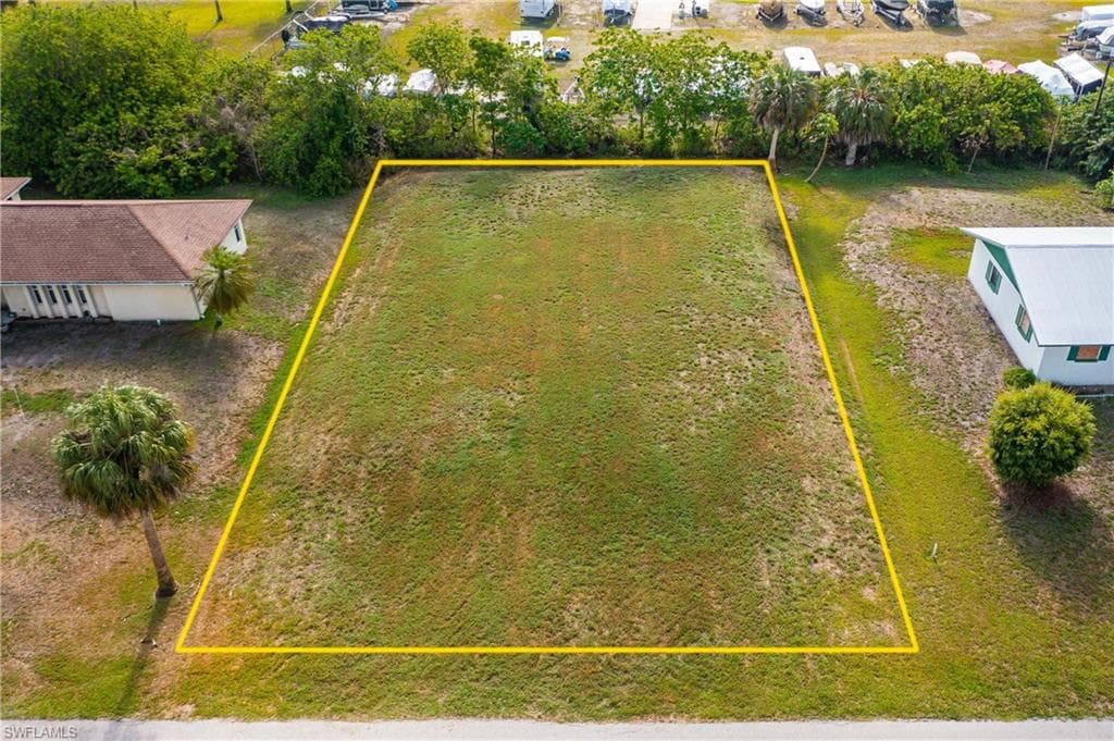 17370 Rewis RD ALVA, FL 33920
