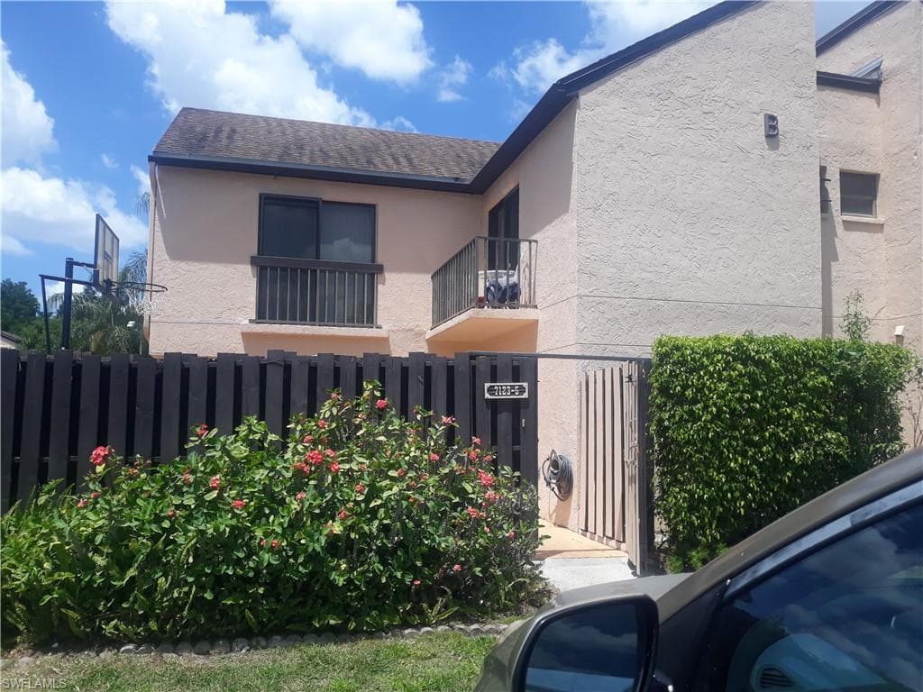 7123 Penner LN 5 FORT MYERS, FL 33907
