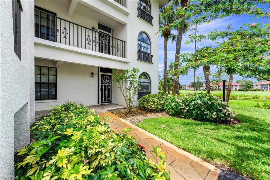 265 Deerwood CIR 15-10 NAPLES, FL 34113