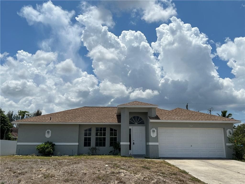 202 SW 11th TER CAPE CORAL, FL 33991