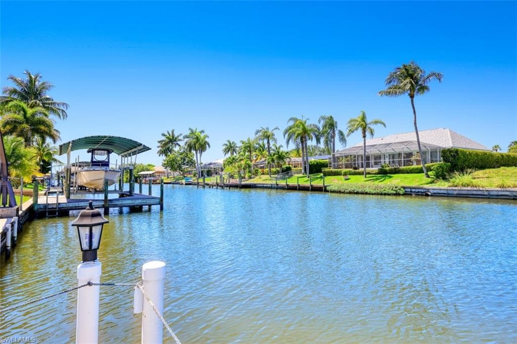 403 SE 33rd TER CAPE CORAL, FL 33904