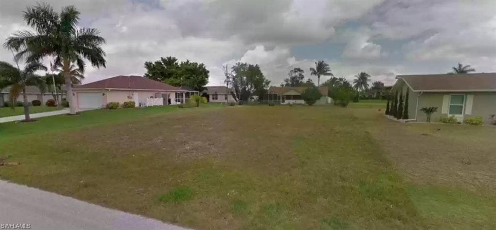 1423 SW 38th TER CAPE CORAL, FL 33914