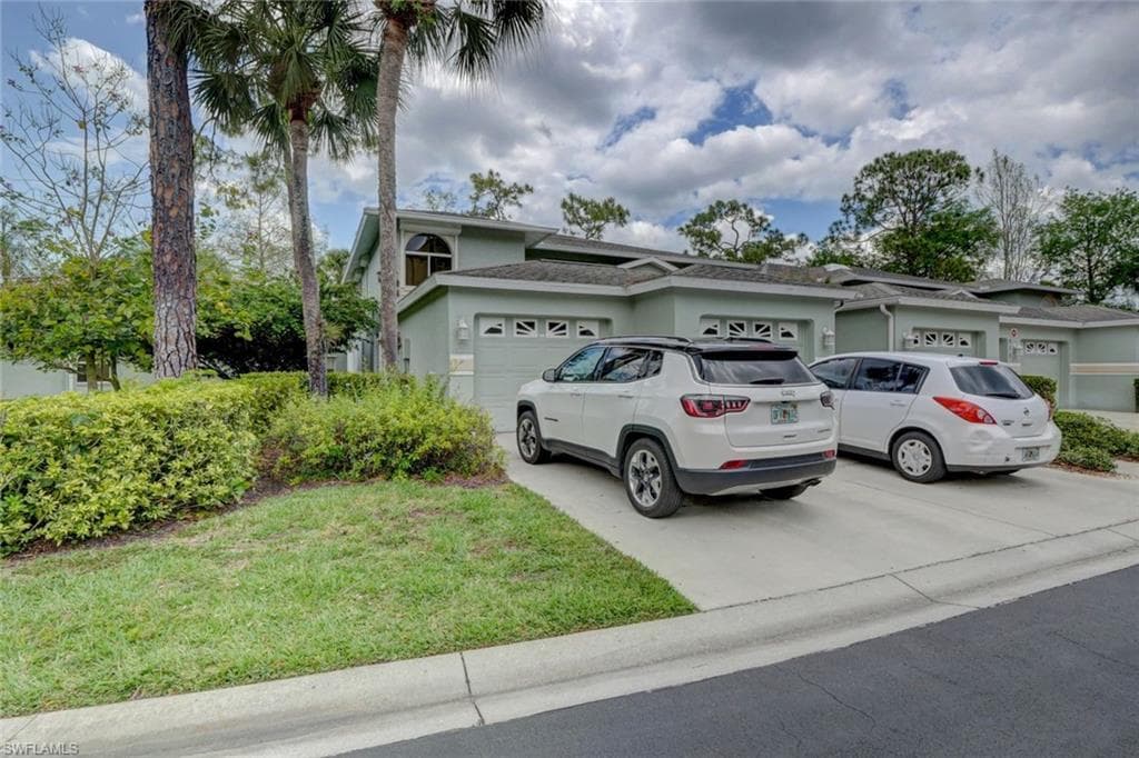 935 New Waterford DR F-101 NAPLES, FL 34104
