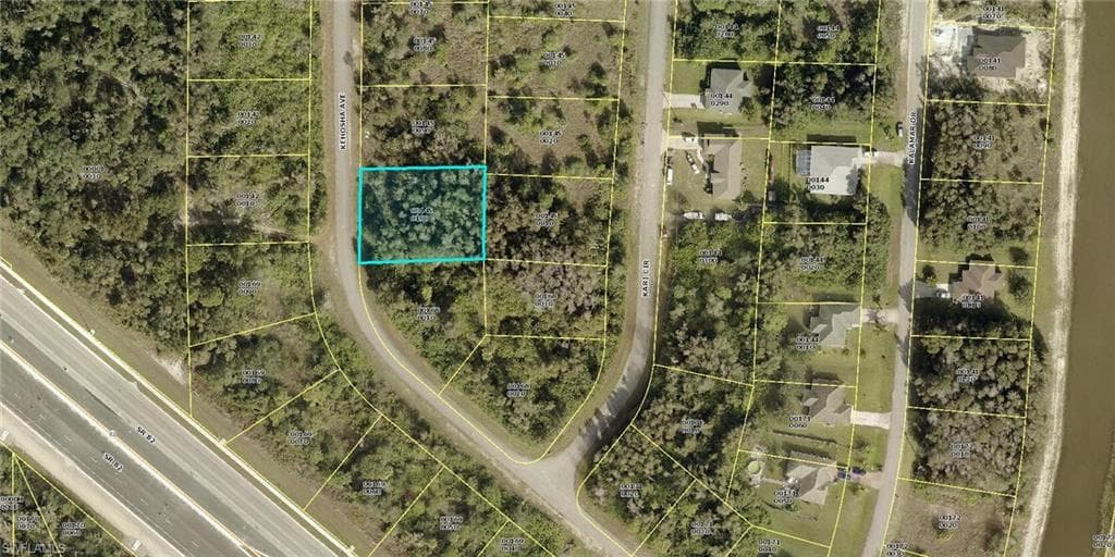 727 Kehosha AVE LEHIGH ACRES, FL 33974