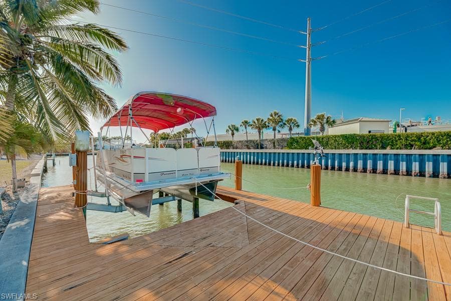 832 Rose CT MARCO ISLAND, FL 34145