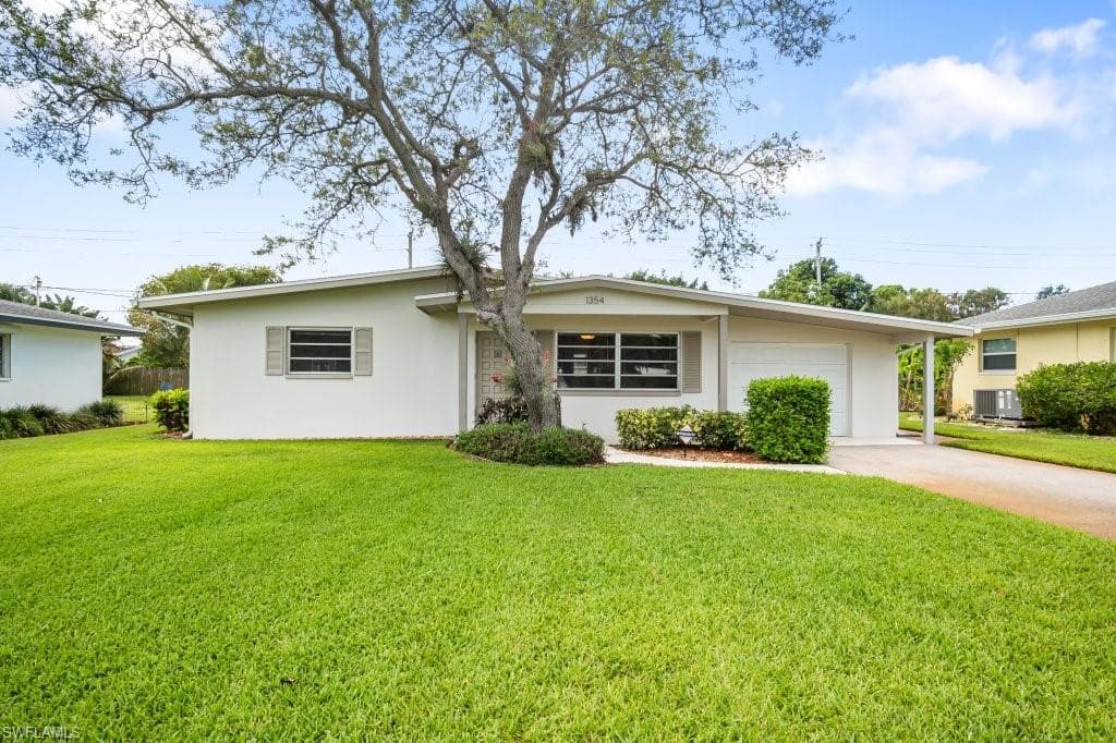 1354 Hilltop DR NAPLES, FL 34103