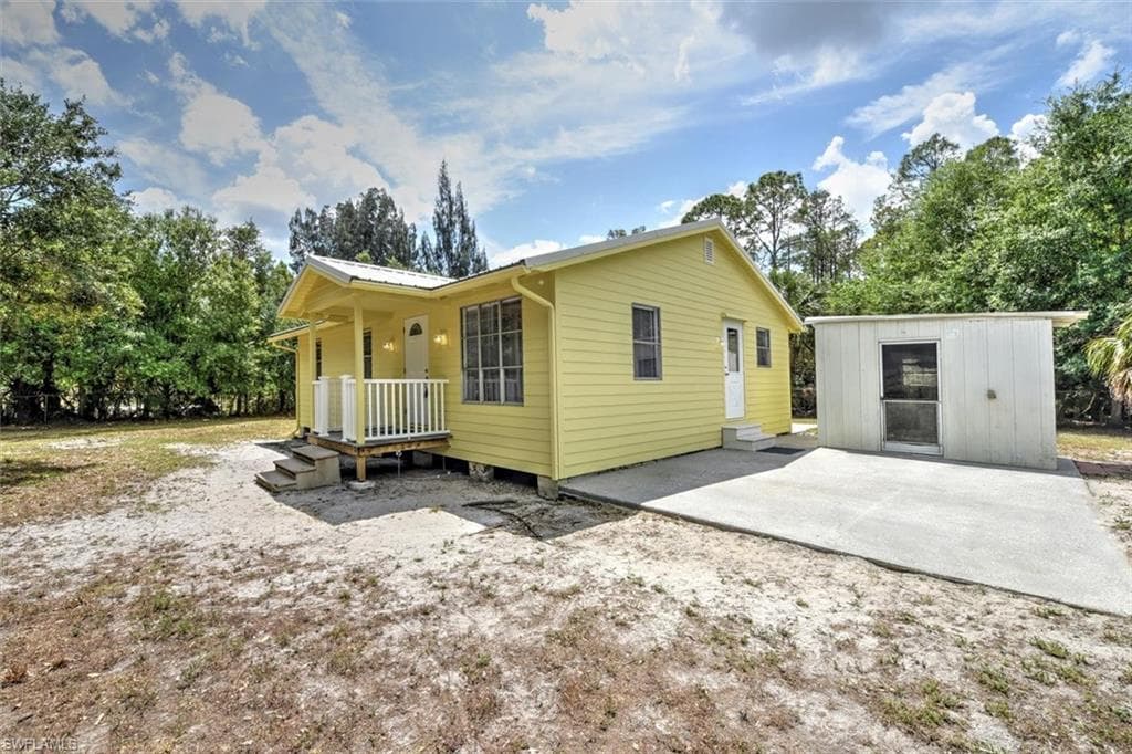 19651 Honey Bear LN NORTH FORT MYERS, FL 33917