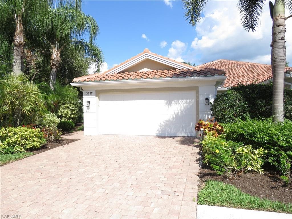 3227 Barbados LN NAPLES, FL 34119