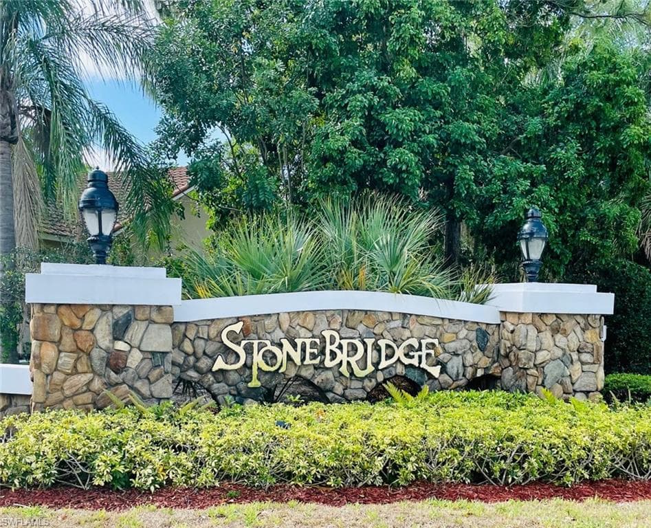 8726 Lakefront CT FORT MYERS, FL 33908