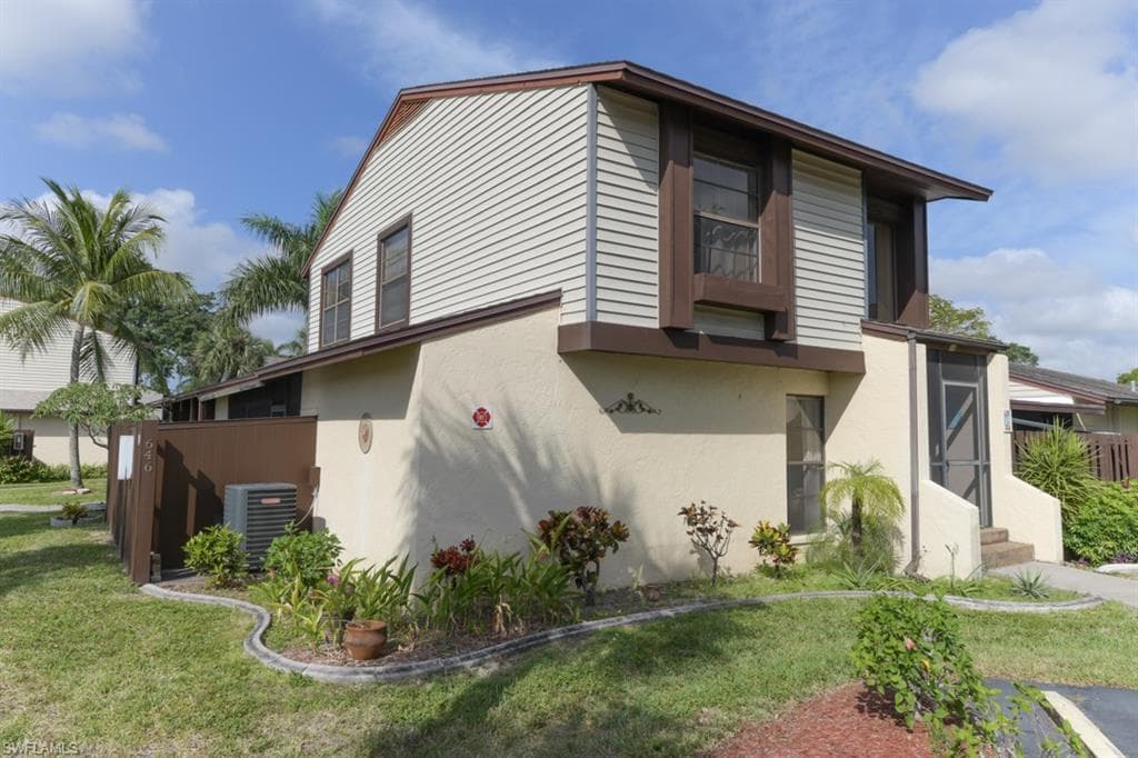 646 SE 12th CT 18 CAPE CORAL, FL 33990