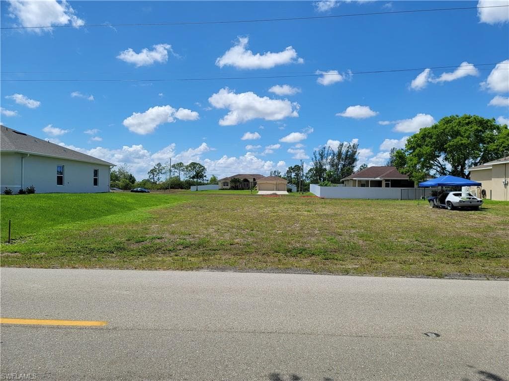 324 Jacaranda PKY E CAPE CORAL, FL 33909