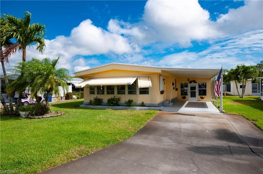 26080 Kings RD BONITA SPRINGS, FL 34135