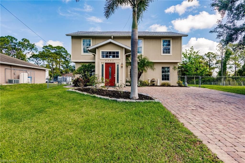 4200 5th ST W LEHIGH ACRES, FL 33971