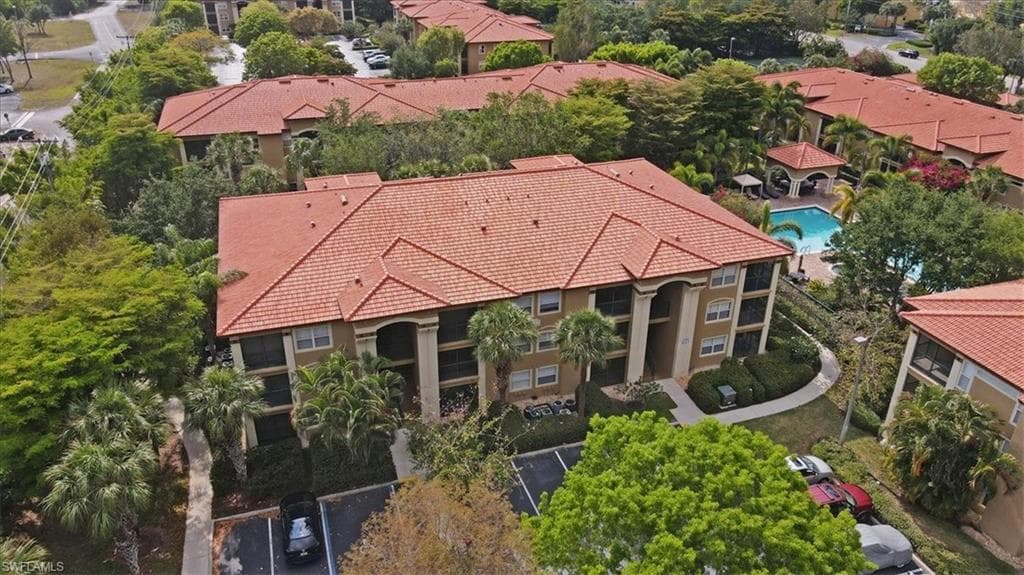 8960 Colonnades CT E 916 BONITA SPRINGS, FL 34135