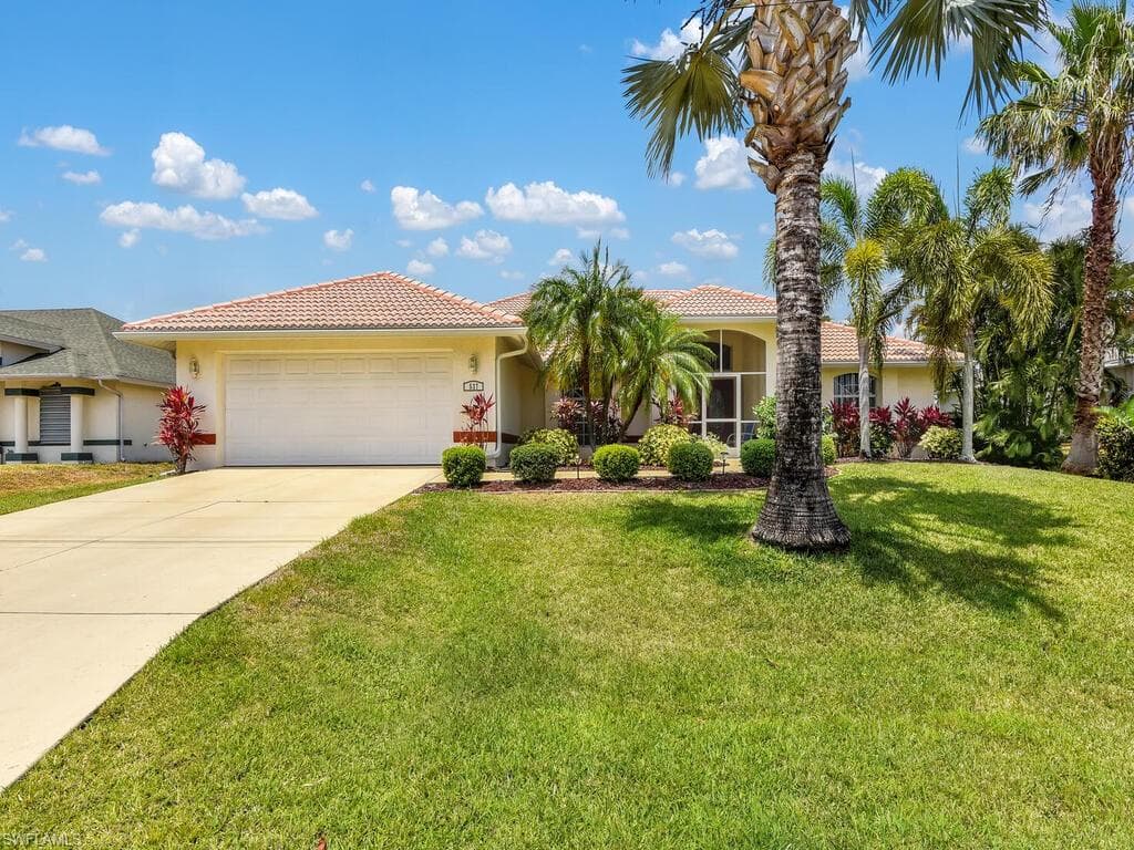 537 SE 2nd ST CAPE CORAL, FL 33990