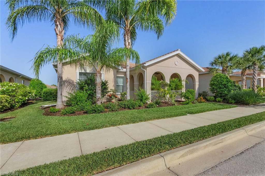 8131 Sorrento LN NAPLES, FL 34114