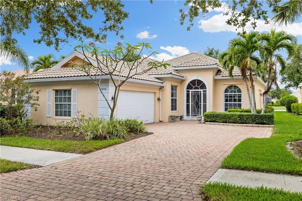 2934 GILFORD WAY NAPLES, FL 34119