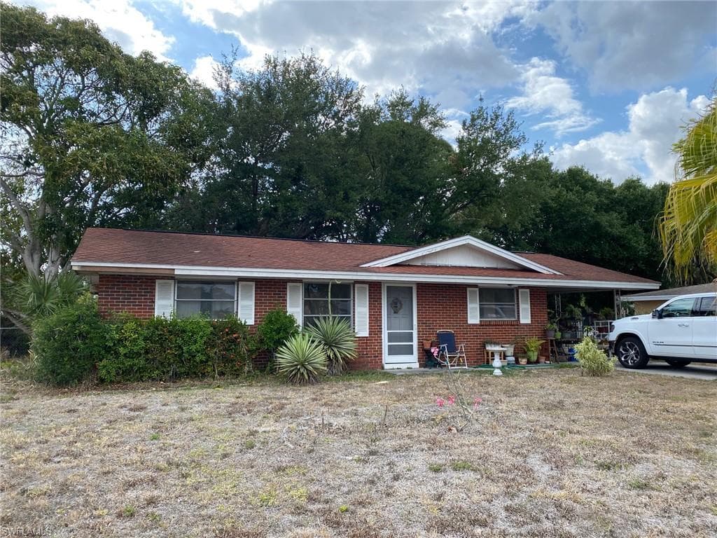 5546 Winkler RD FORT MYERS, FL 33919