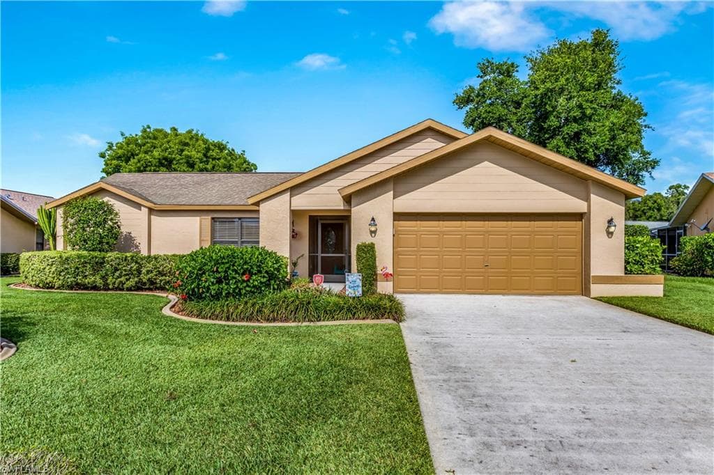6811 Saint Edmunds LOOP FORT MYERS, FL 33966