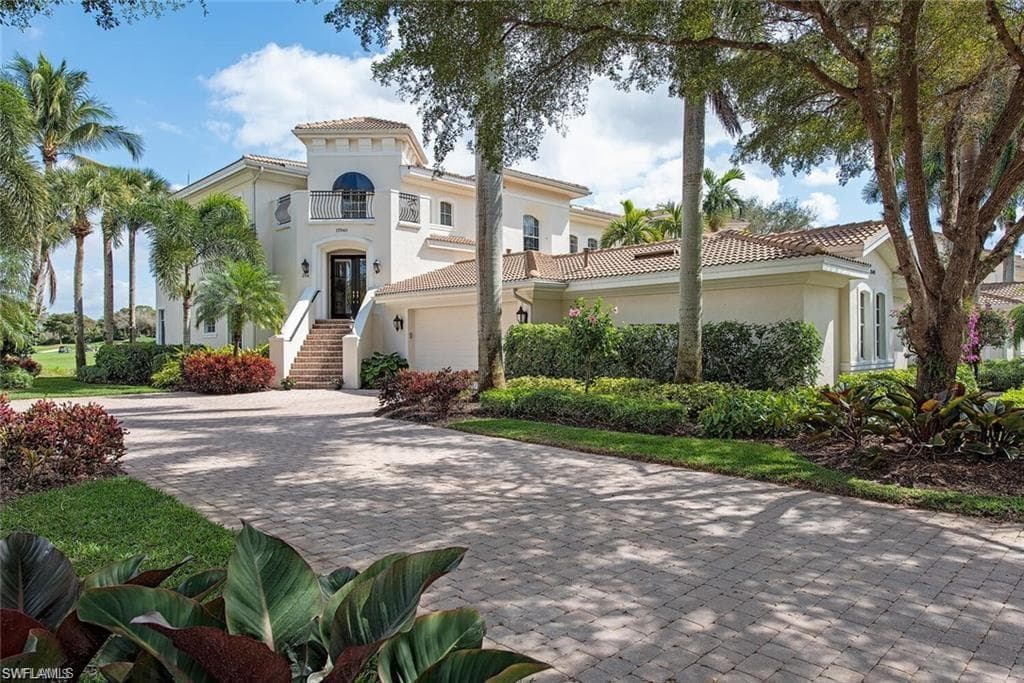 15540 MONTEROSSO LN 201 NAPLES, FL 34110
