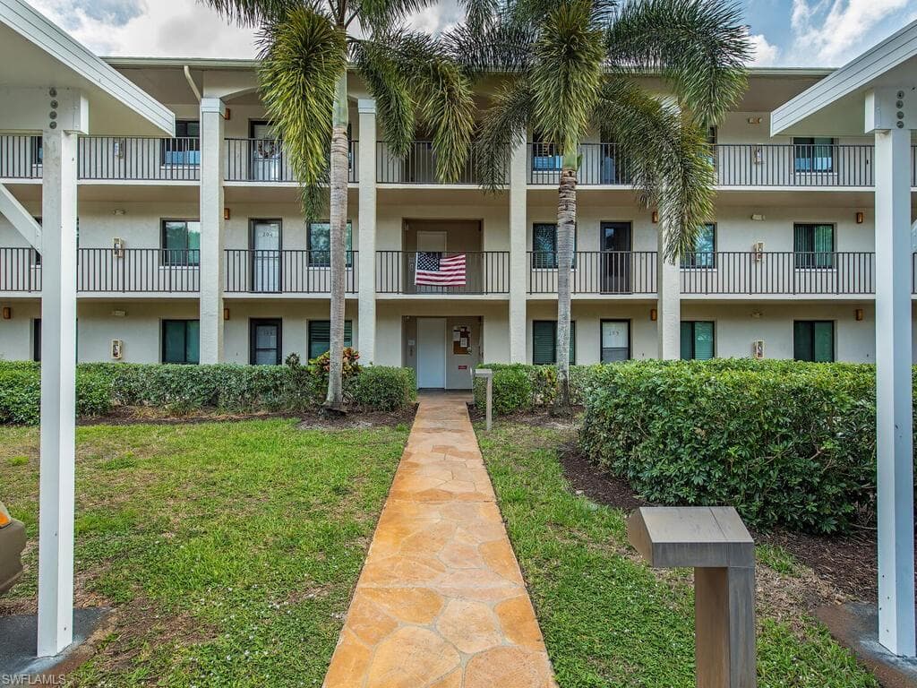 5792 Deauville CIR A305 NAPLES, FL 34112