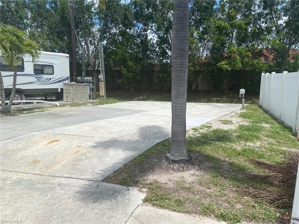 771 Palm DR NAPLES, FL 34114