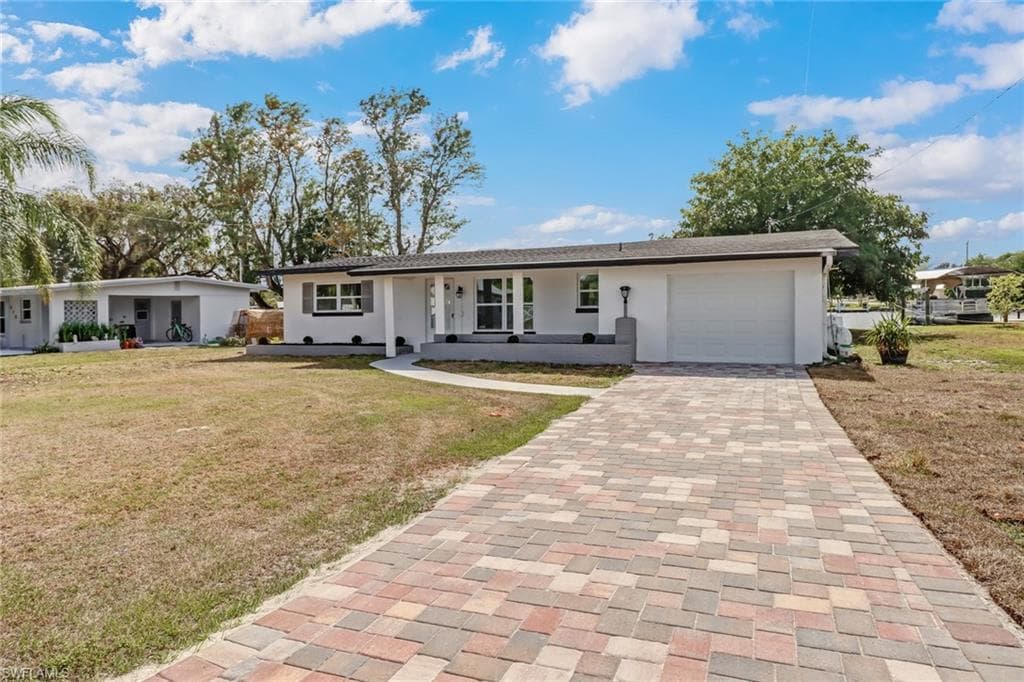1315 Thompson ST NORTH FORT MYERS, FL 33903
