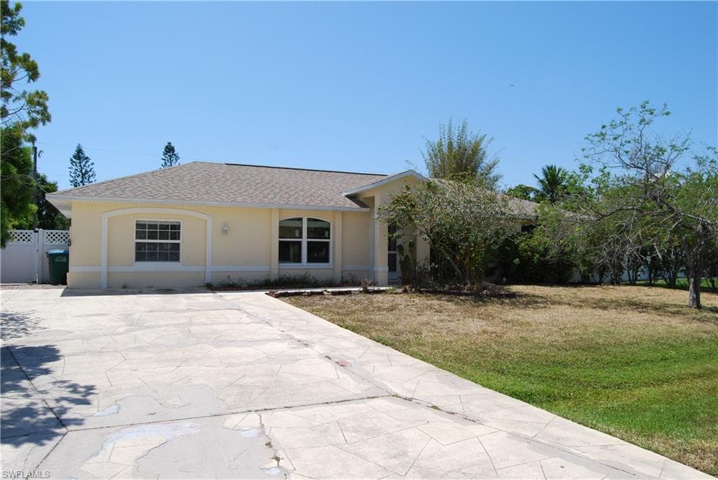 628 SE 9th PL CAPE CORAL, FL 33990