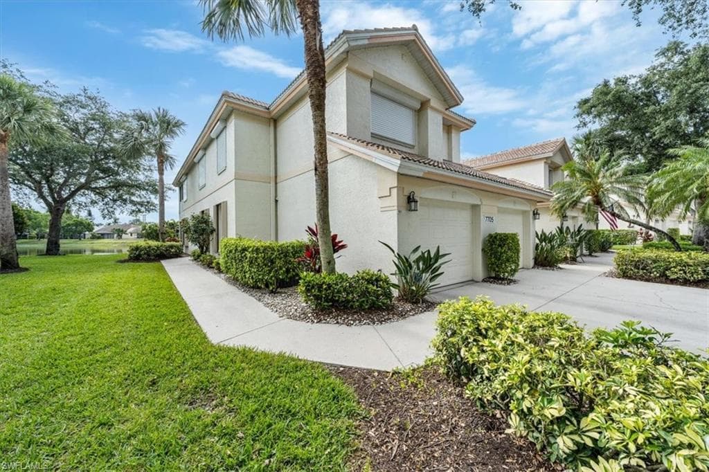 7705 Gardner DR 8-101 NAPLES, FL 34109
