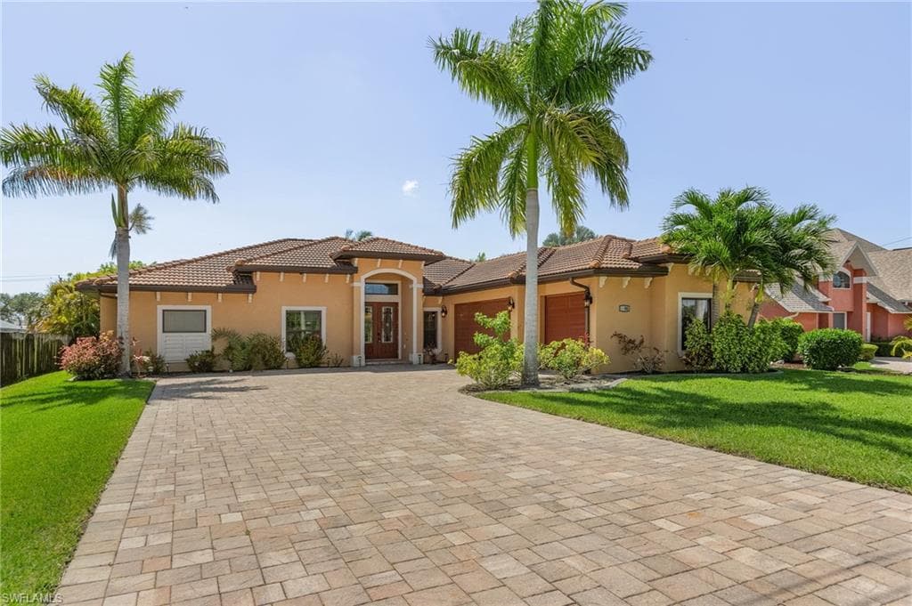 2204 18th AVE CAPE CORAL, FL 33990