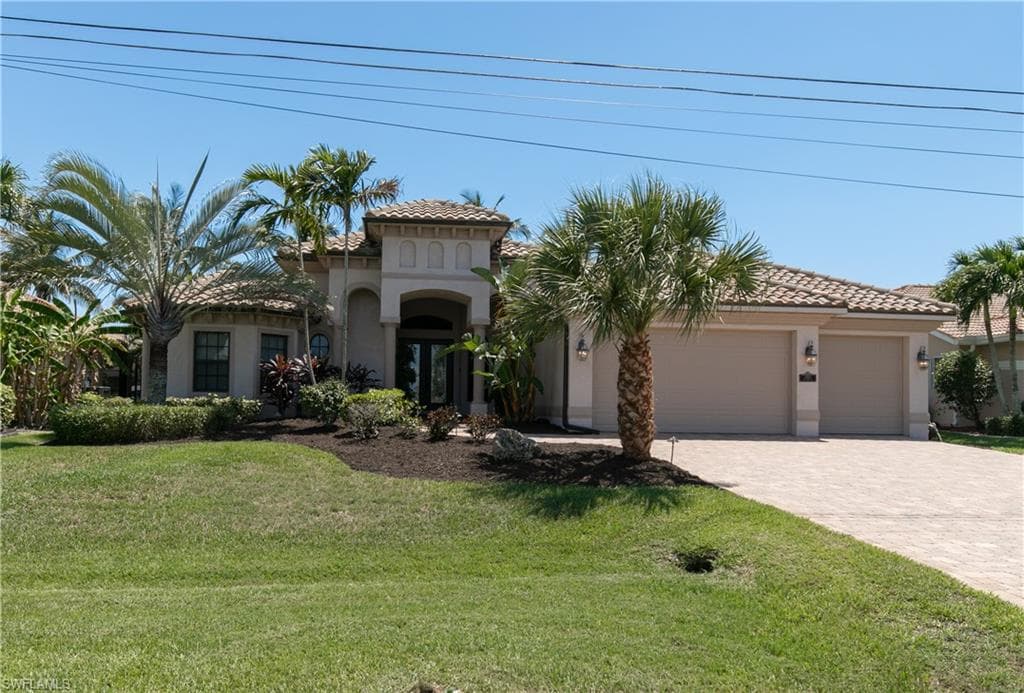 2902 SW 39th ST CAPE CORAL, FL 33914