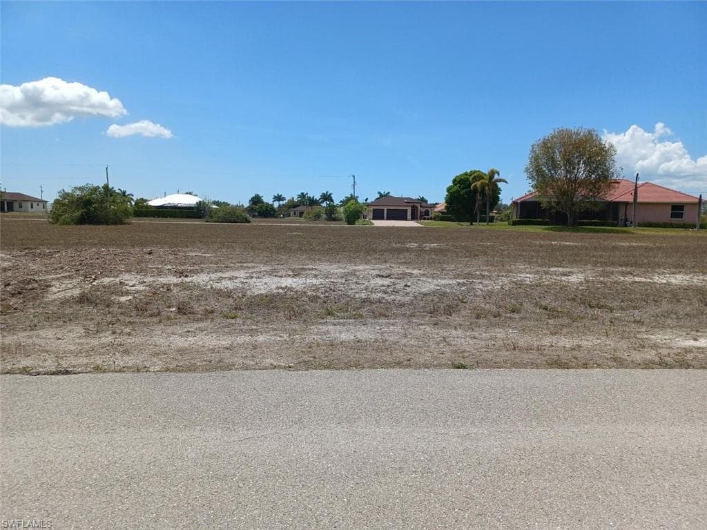 2724 NW 41st AVE CAPE CORAL, FL 33993