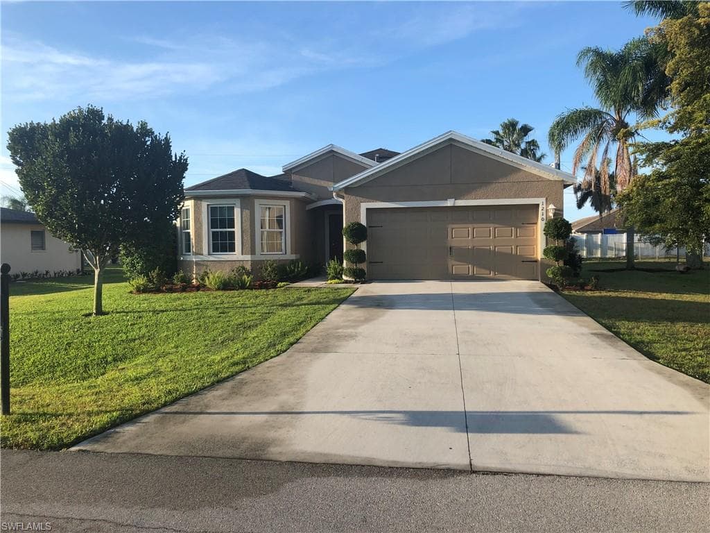 1210 SE 33rd TER CAPE CORAL, FL 33904
