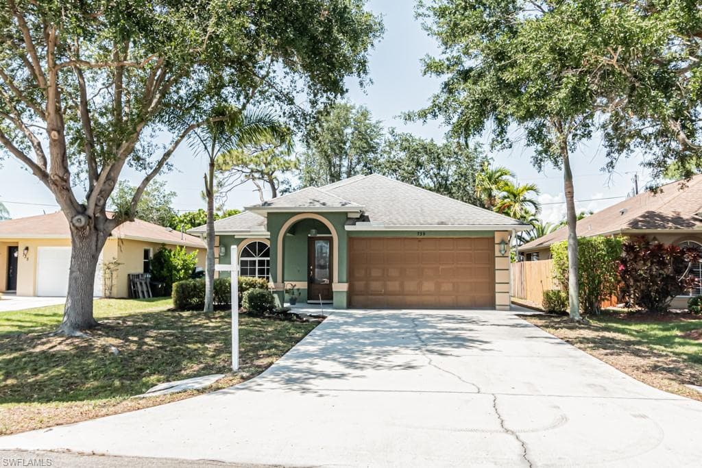 739 98th AVE N NAPLES, FL 34108