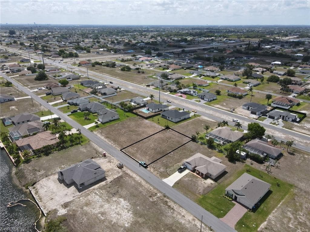 130 NW 8th TER CAPE CORAL, FL 33993