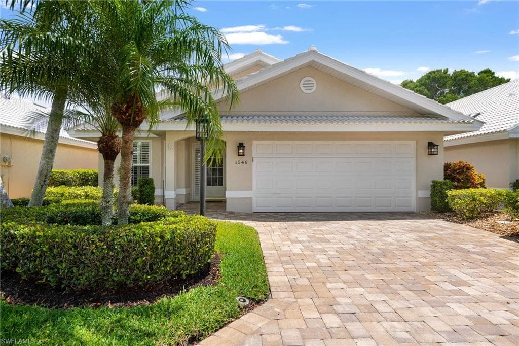 1546 Weybridge CIR 39 NAPLES, FL 34110
