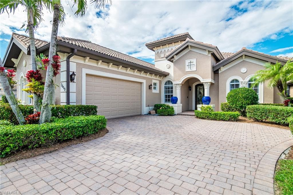 7659 Cottesmore DR NAPLES, FL 34113