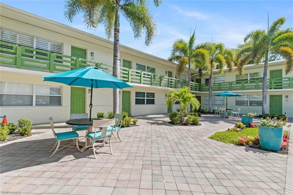 975 9th AVE S 16 NAPLES, FL 34102