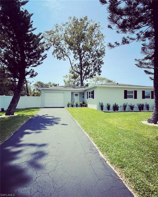 4523 Boabadilla ST NAPLES, FL 34103