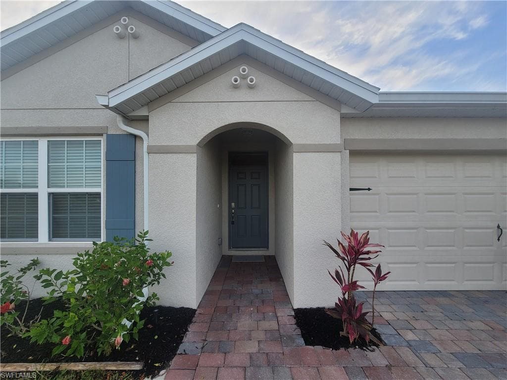 1733 NW 9th AVE CAPE CORAL, FL 33993