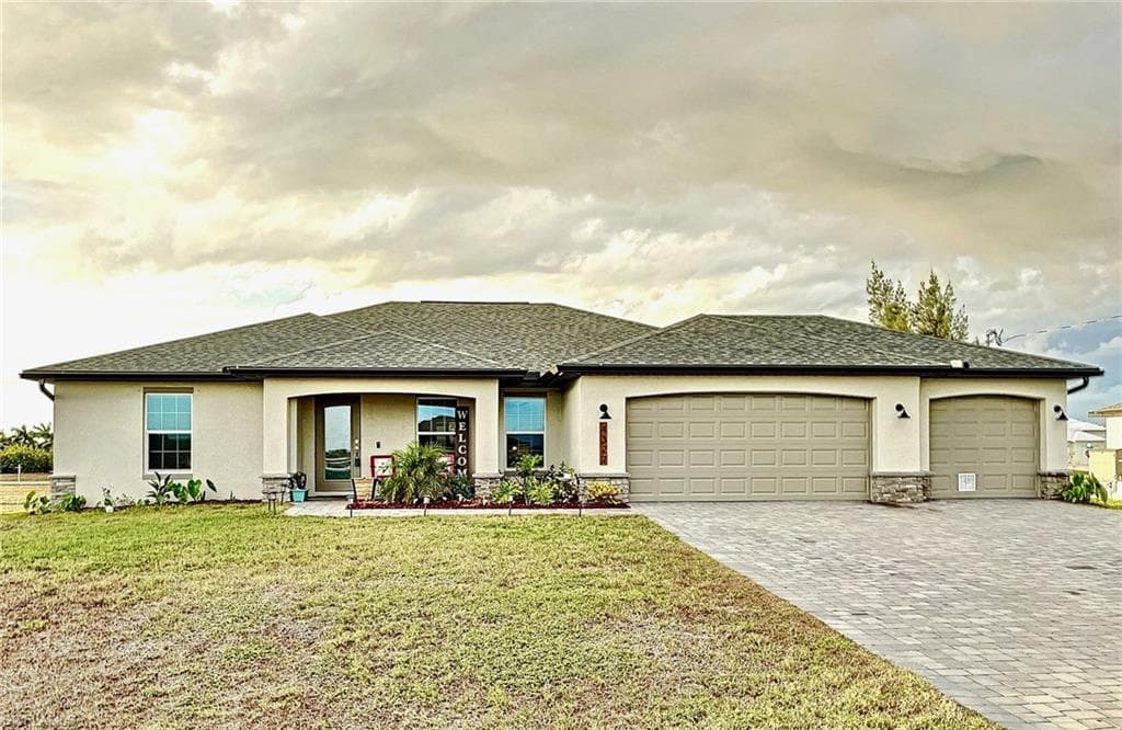 4327 NW 32nd LN CAPE CORAL, FL 33993