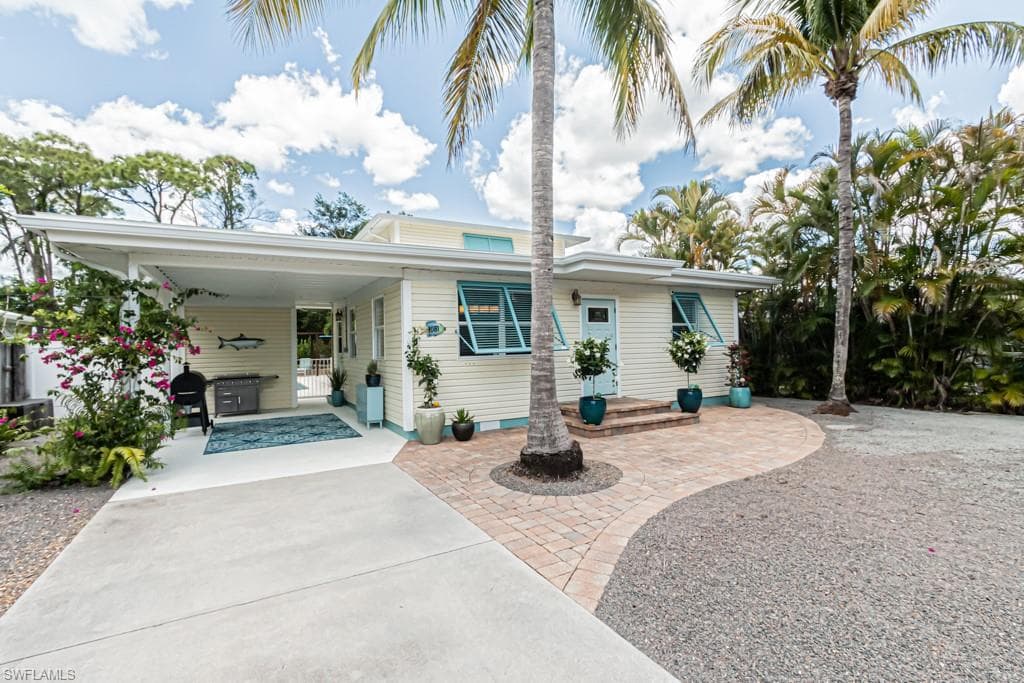 1081 Hollygate LN NAPLES, FL 34103