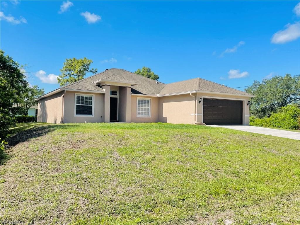 3015 48th ST W LEHIGH ACRES, FL 33971